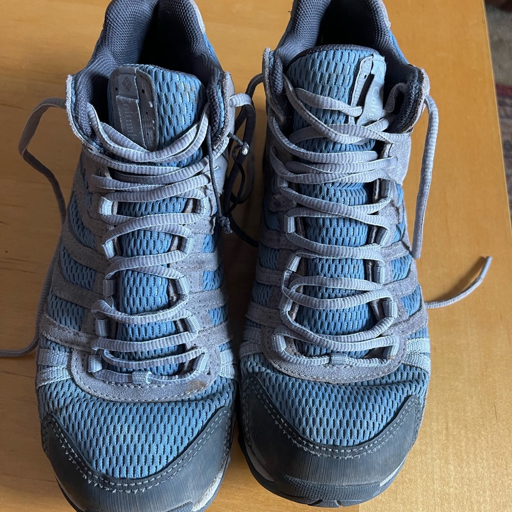 Womens Columbia hiking boots